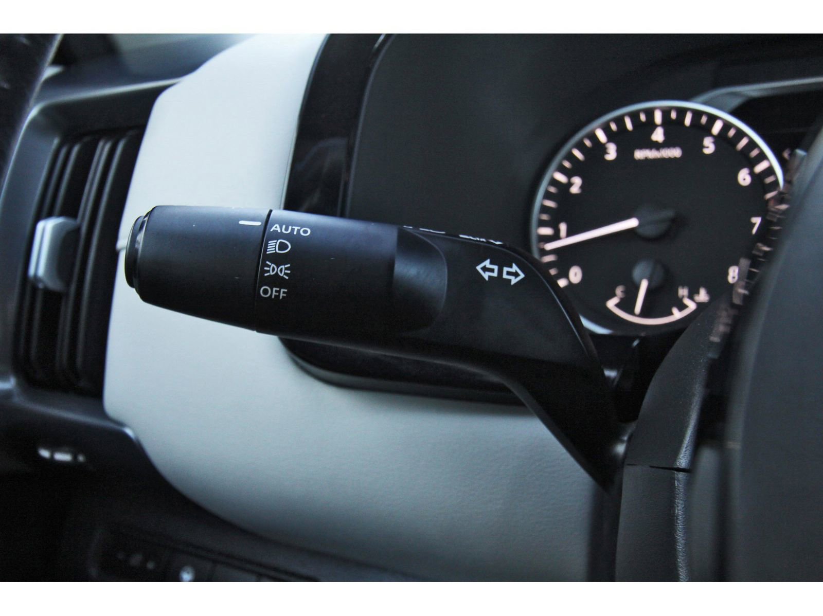 Used 2025 Nissan Pathfinder SL image 21