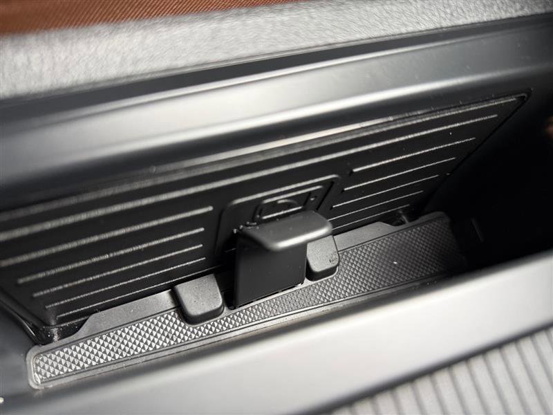 Used 2024 Audi Q8 e-tron Premium Plus image 23