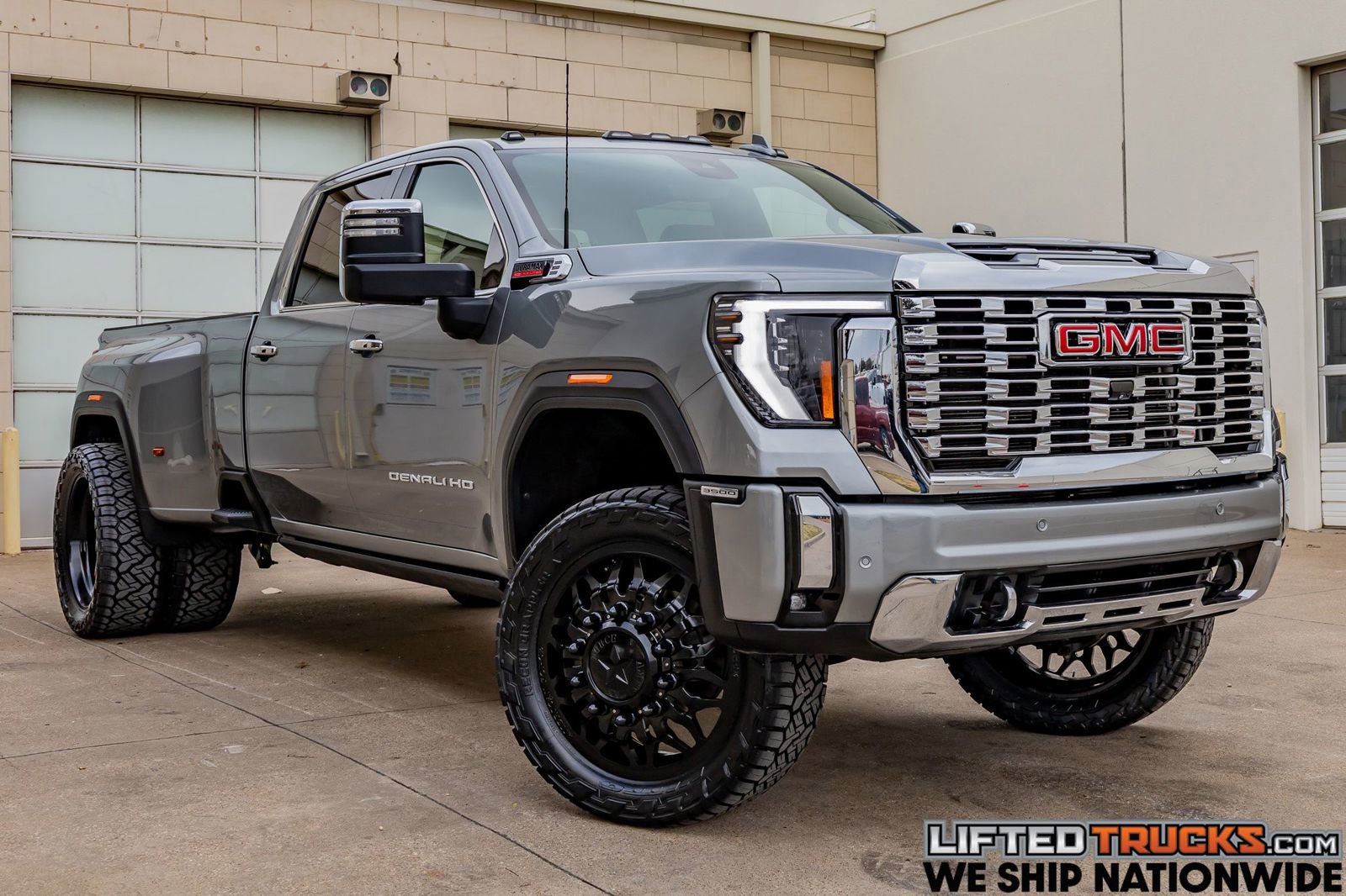 Used 2024 GMC Sierra 3500 Denali w/ Denali Reserve Package AWD/4WD image 1