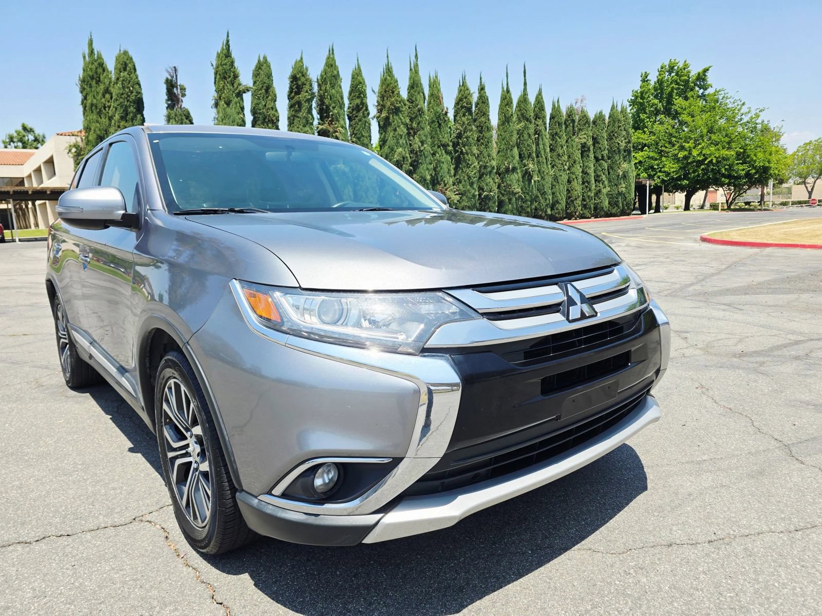 Used 2018 Mitsubishi Outlander SE FWD image 1