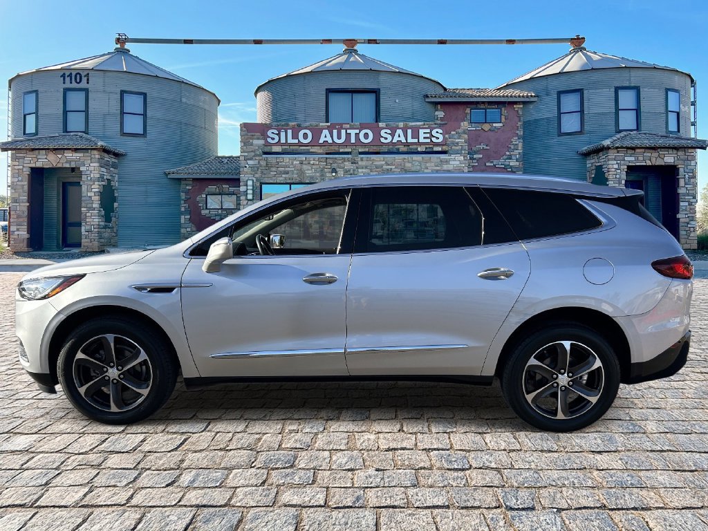 Used 2020 Buick Enclave Essence w/ Sport Touring Edition FWD image 2