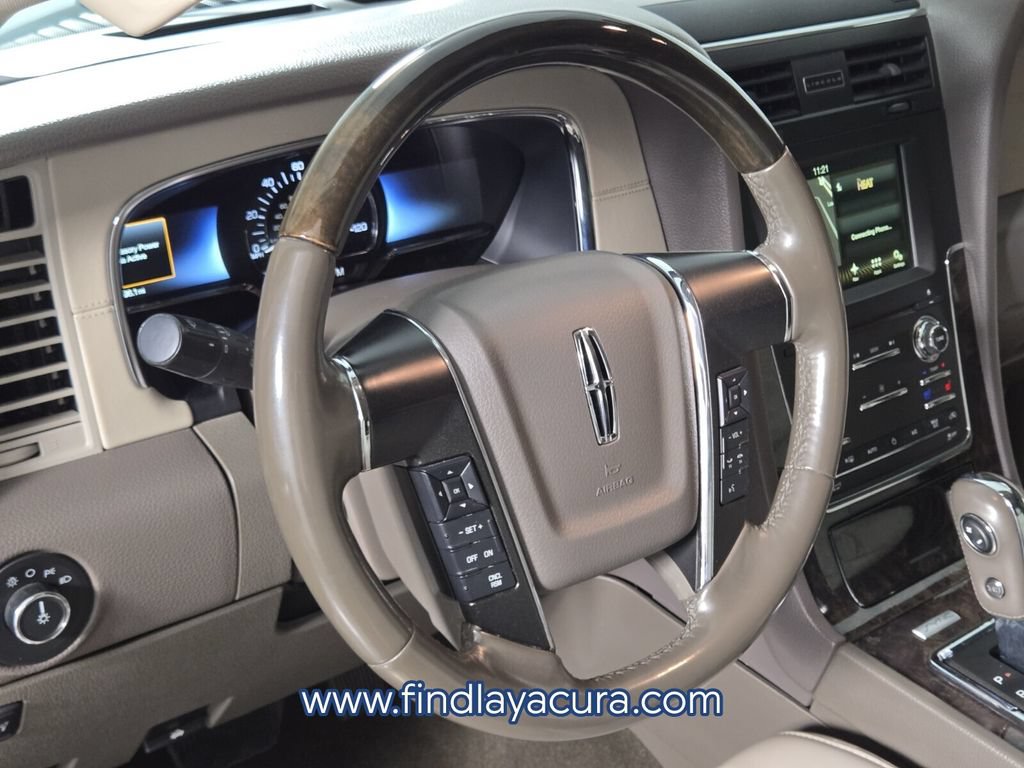 Used 2017 Lincoln Navigator Select RWD image 25