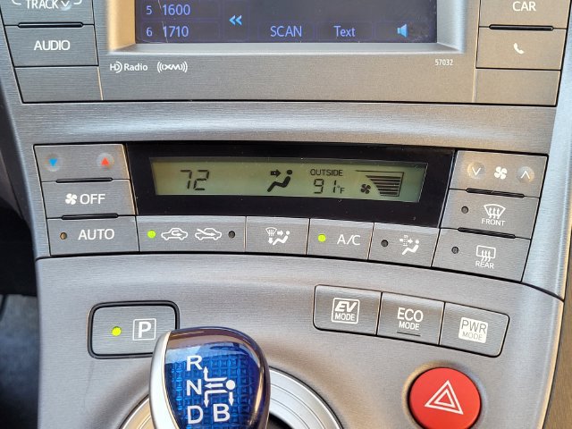 Used 2014 Toyota Prius Three w/ Solar Roof Package FWD image 25