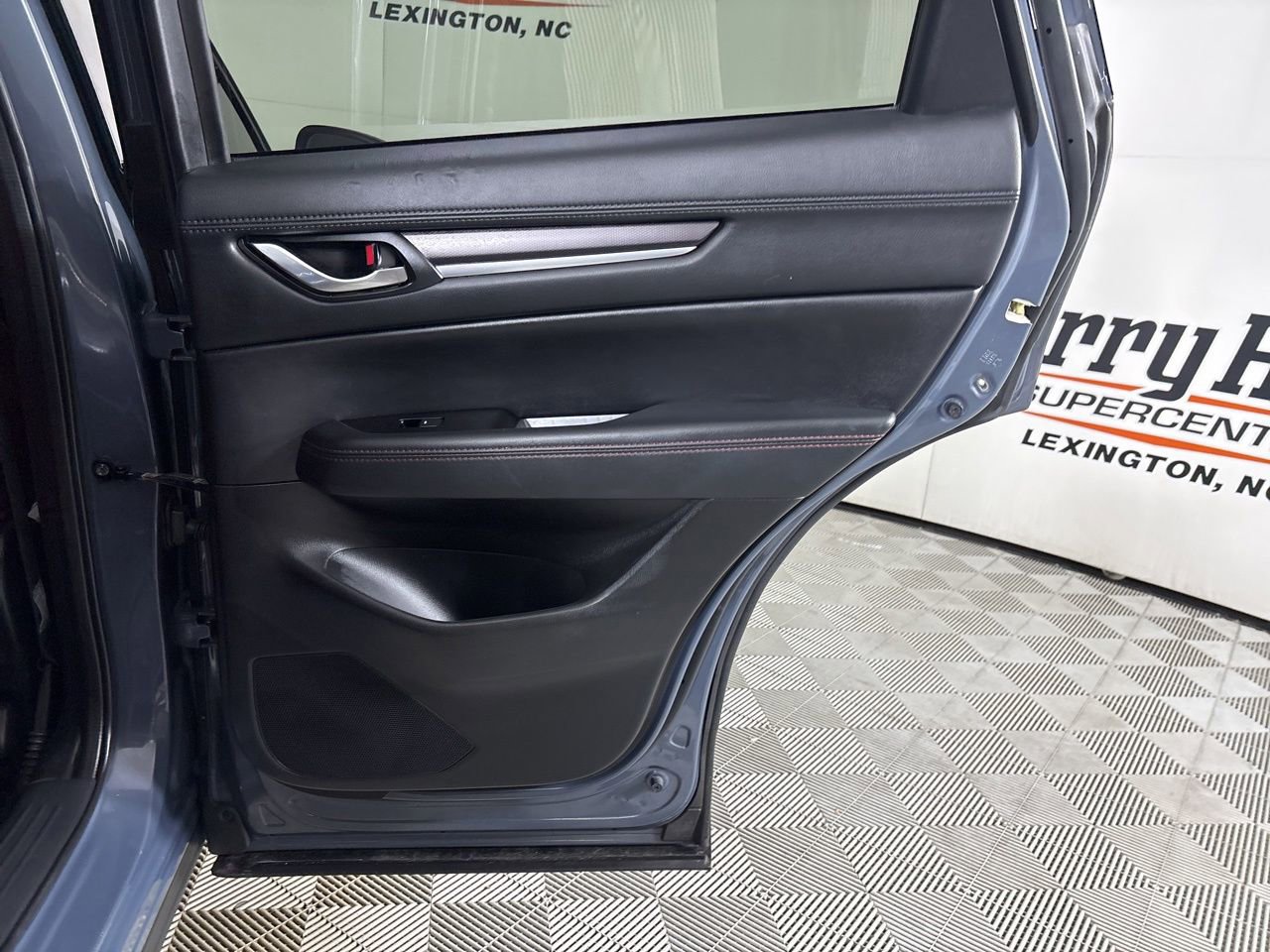 Used 2023 MAZDA CX-5 Carbon Edition image 25