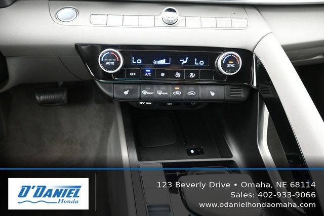 Used 2024 Hyundai Elantra SEL w/ Convenience Package FWD image 32