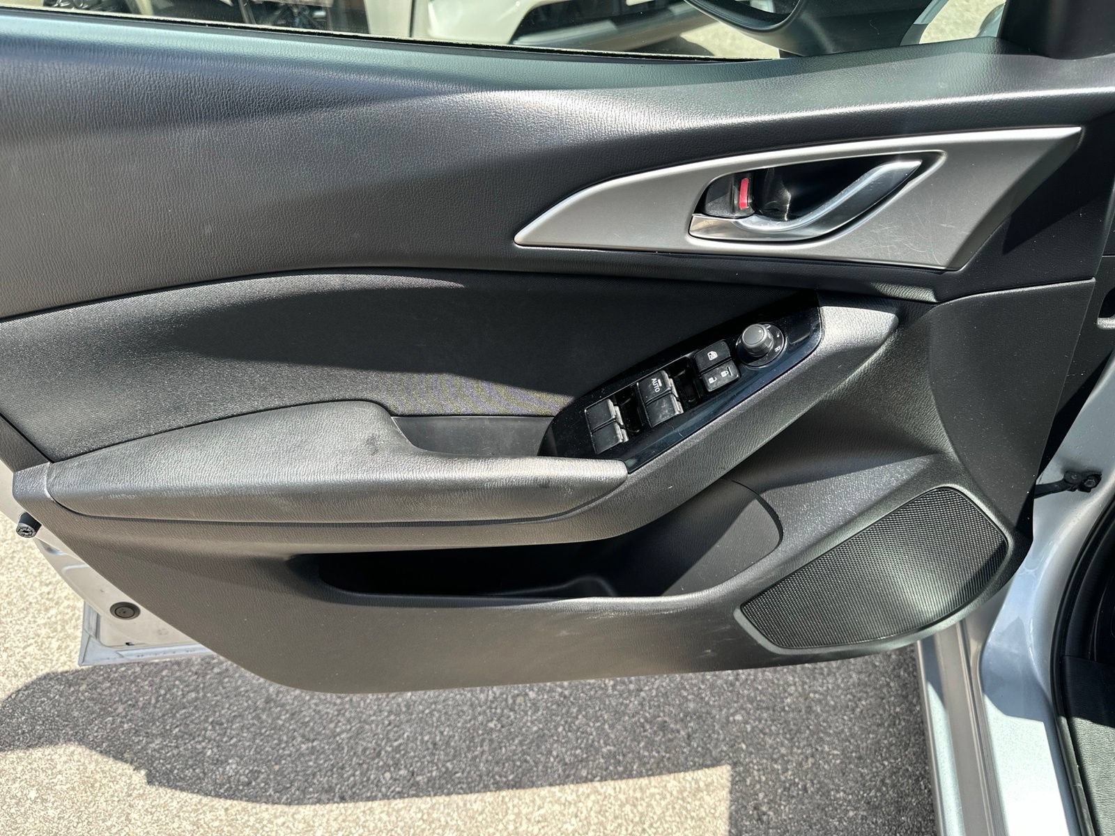 Used 2017 MAZDA MAZDA3 Sport FWD image 15