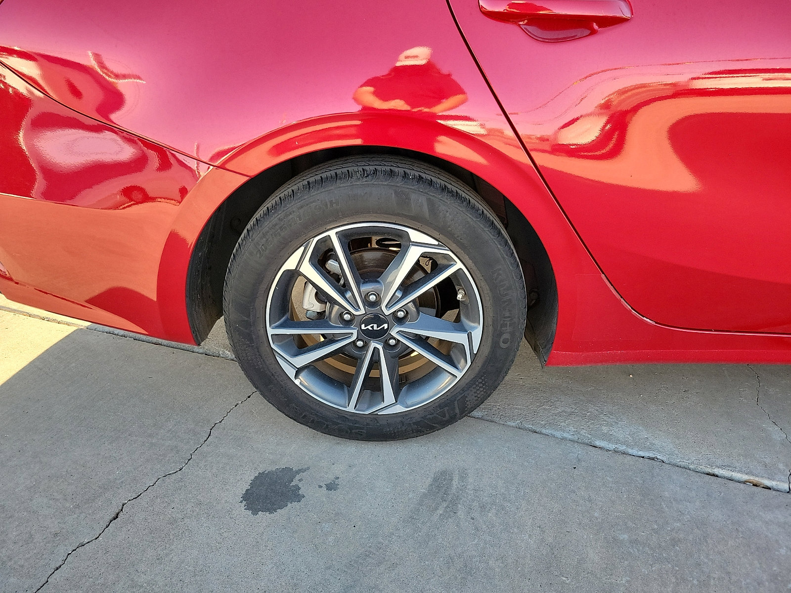 Used 2024 Kia Forte LXS image 9