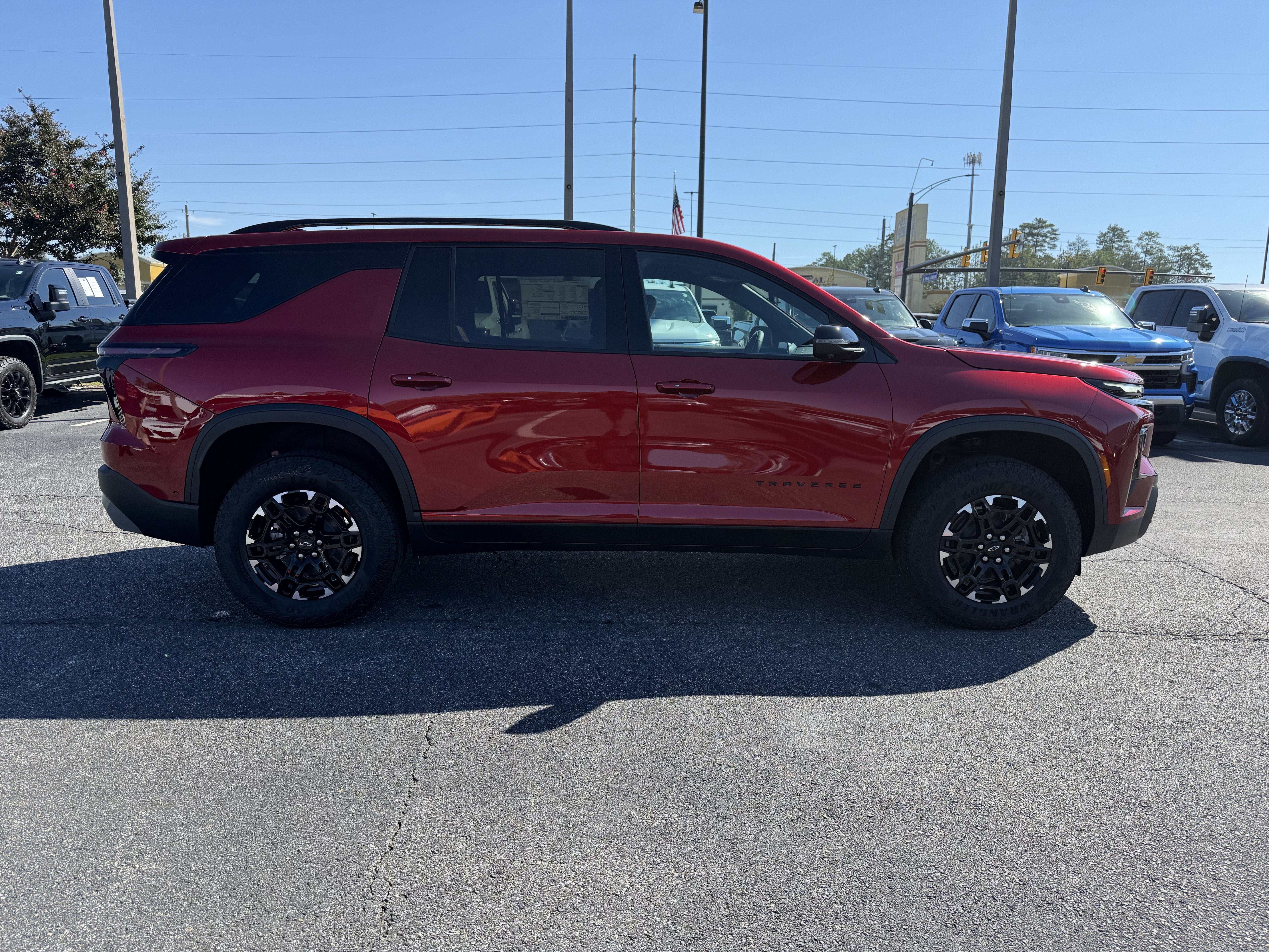 New 2027 Chevrolet Traverse Z71 w/ Enhanced Driving Package AWD/4WD image 11