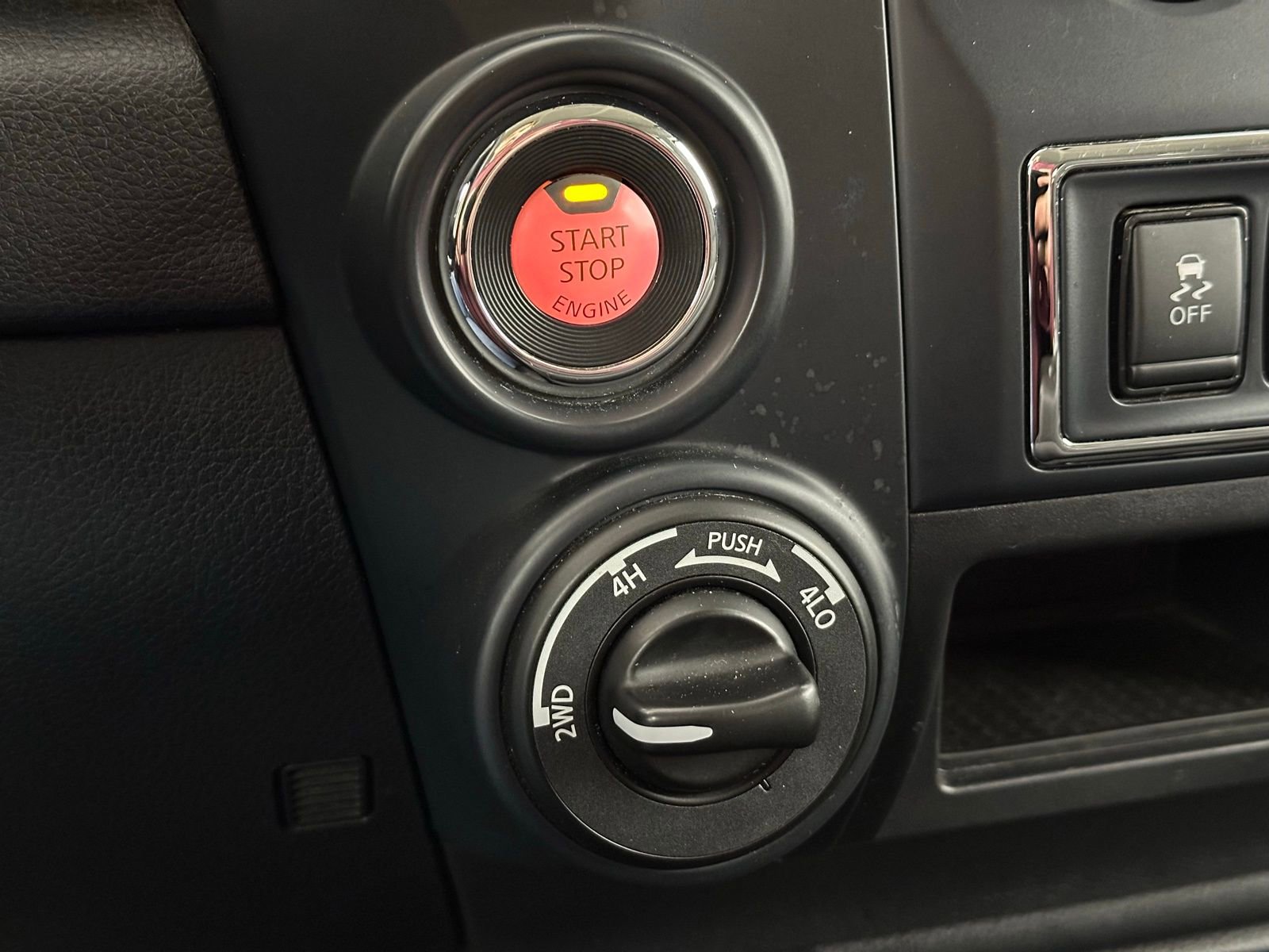 Used 2023 Nissan Titan SV image 21