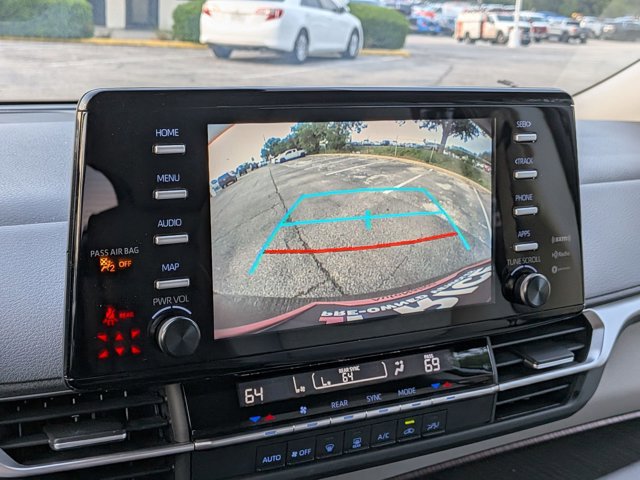 Used 2024 Toyota Sienna LE FWD image 13