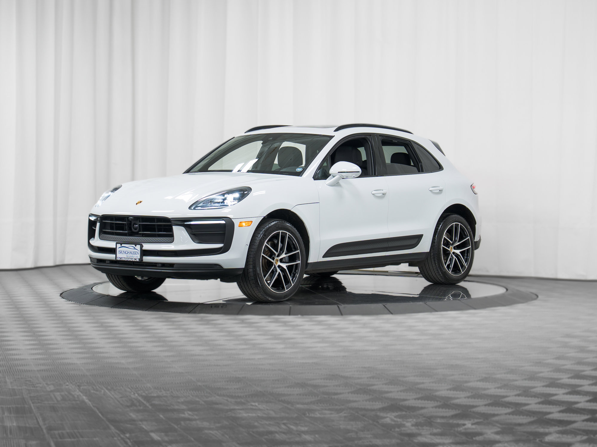 Certified 2023 Porsche Macan image 29