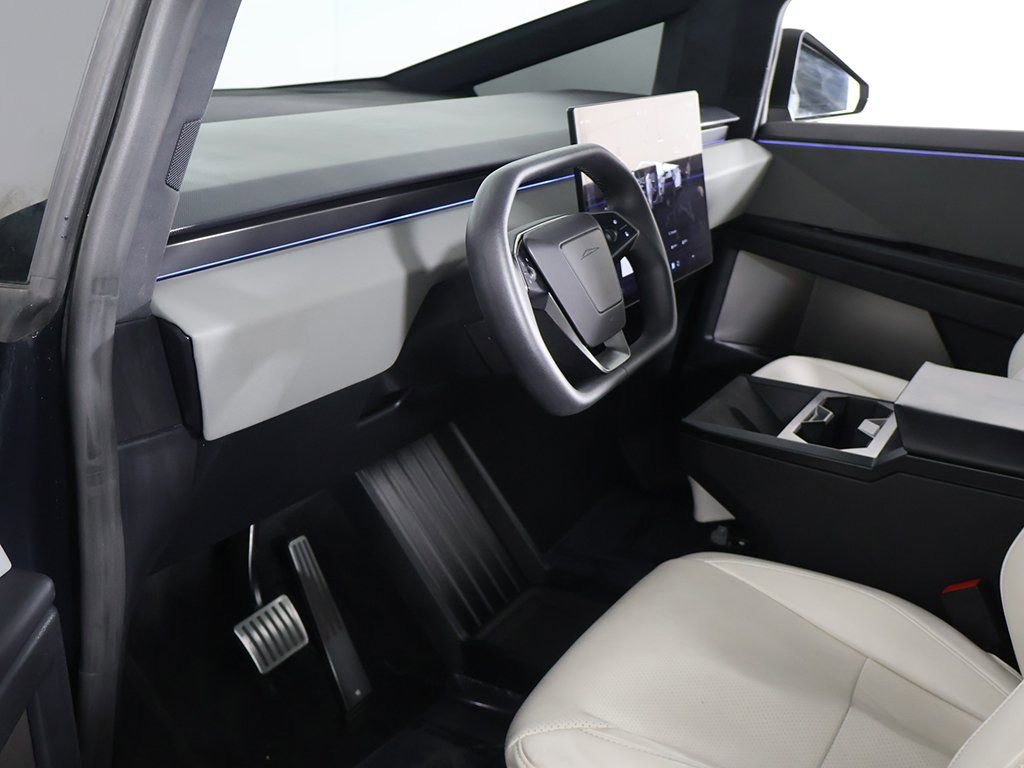 Used 2024 Tesla Cybertruck AWD Crew Cab image 29