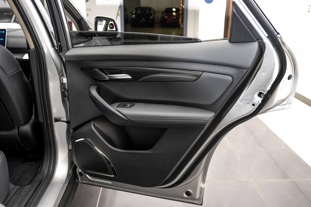 Used 2023 VinFast VF 8 Eco AWD/4WD image 56