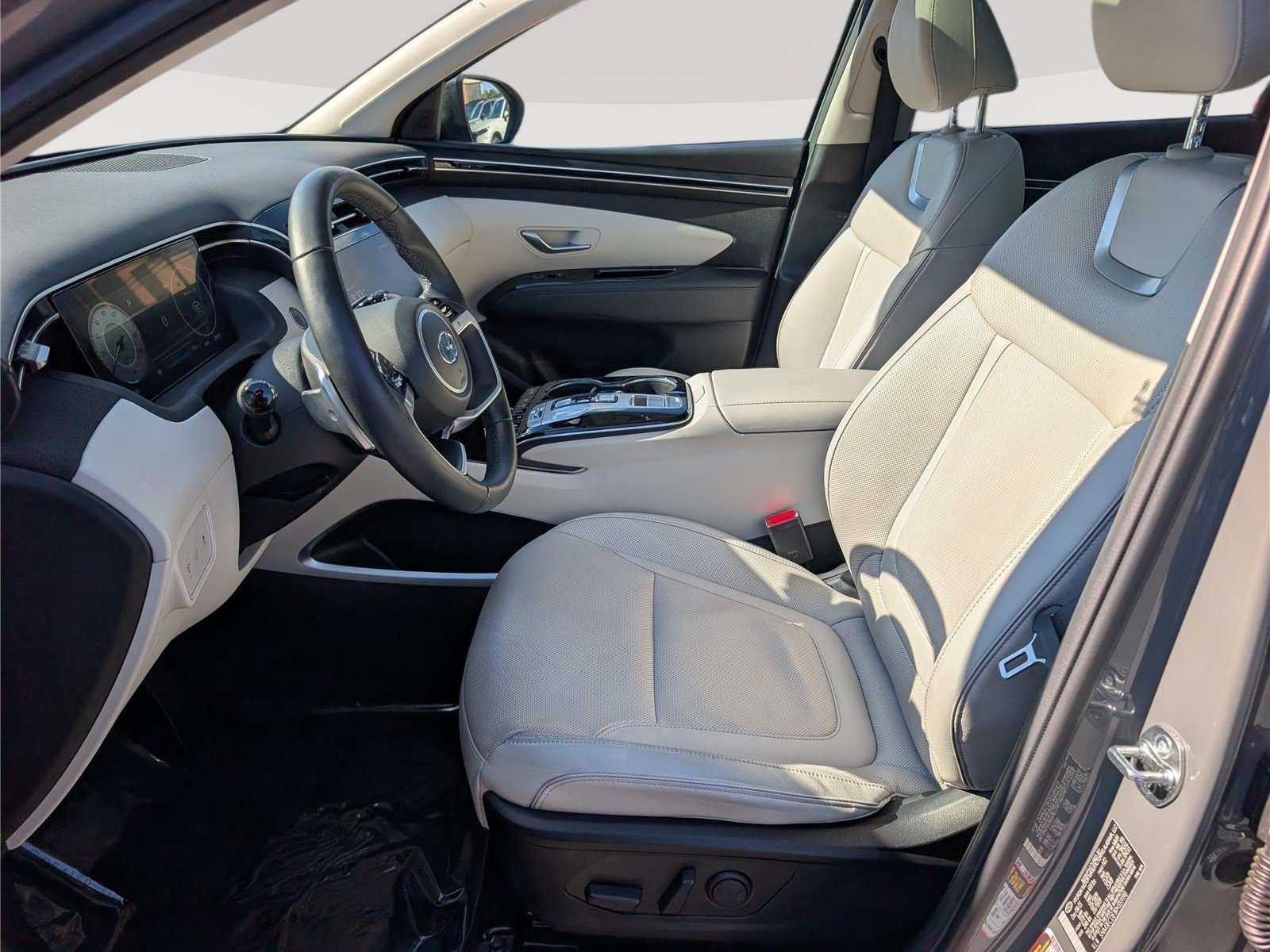 Used 2024 Hyundai Tucson Limited AWD/4WD image 17