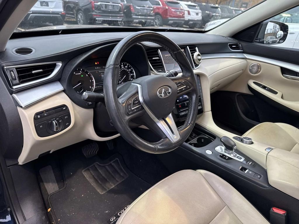 Used 2019 INFINITI QX50 Essential w/ Premium Heat Package image 18