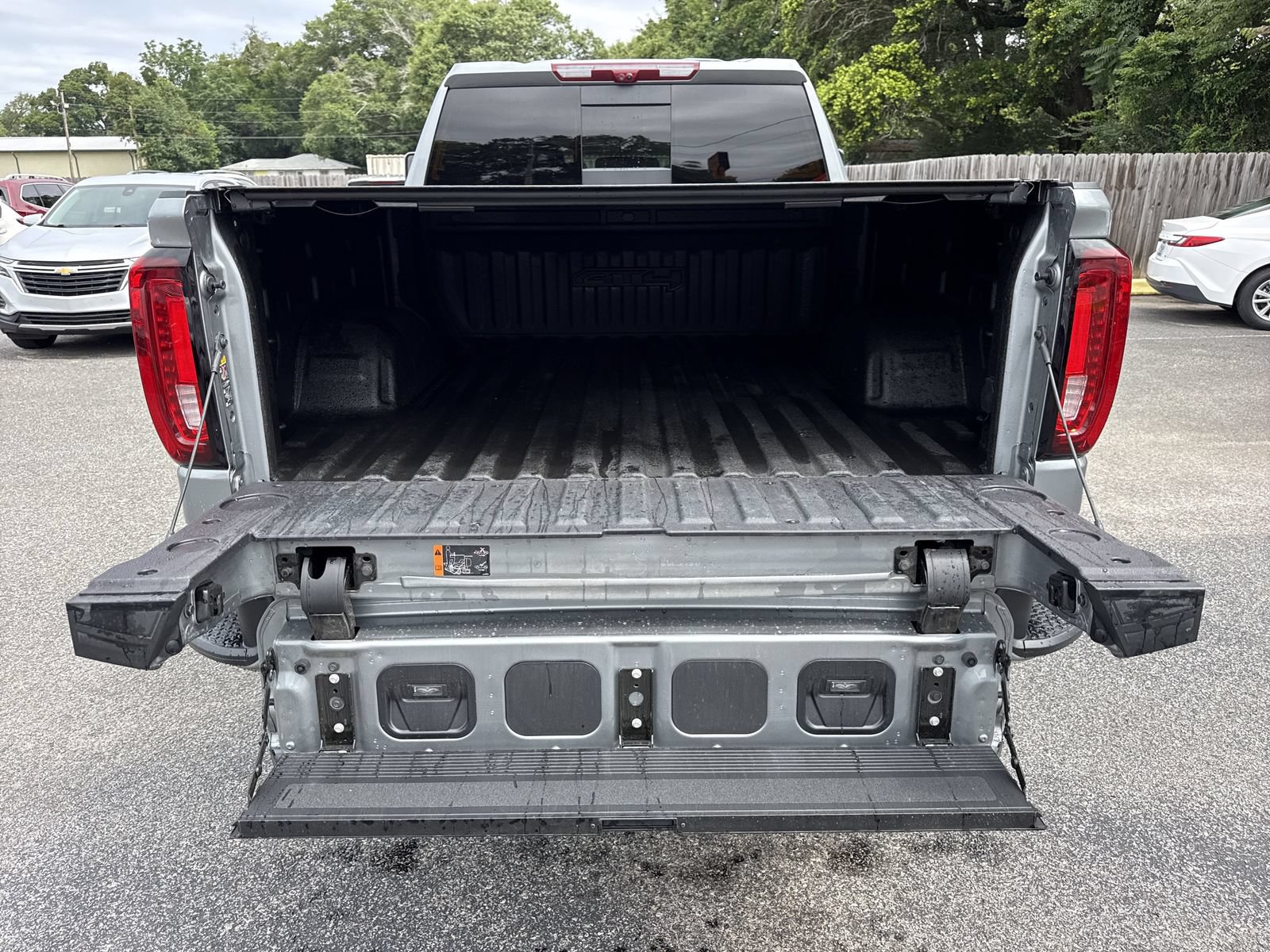 Used 2024 GMC Sierra 1500 AT4 w/ Technology Package AWD/4WD image 39