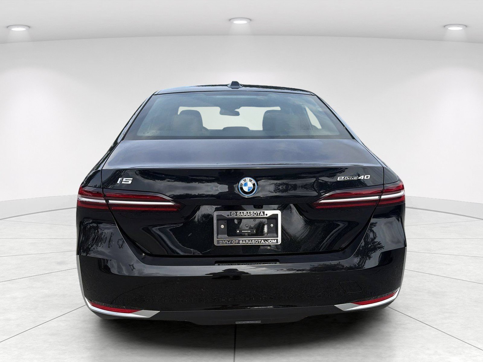 New 2027 BMW i5 eDrive40 w/ Premium Package RWD image 5