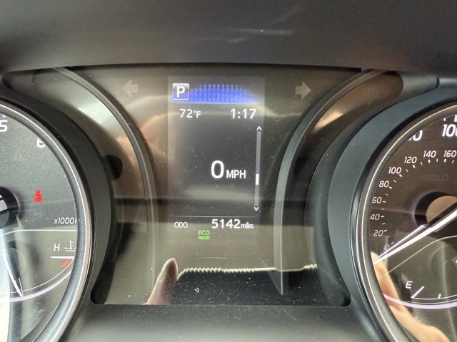 Used 2024 Toyota Camry SE image 16