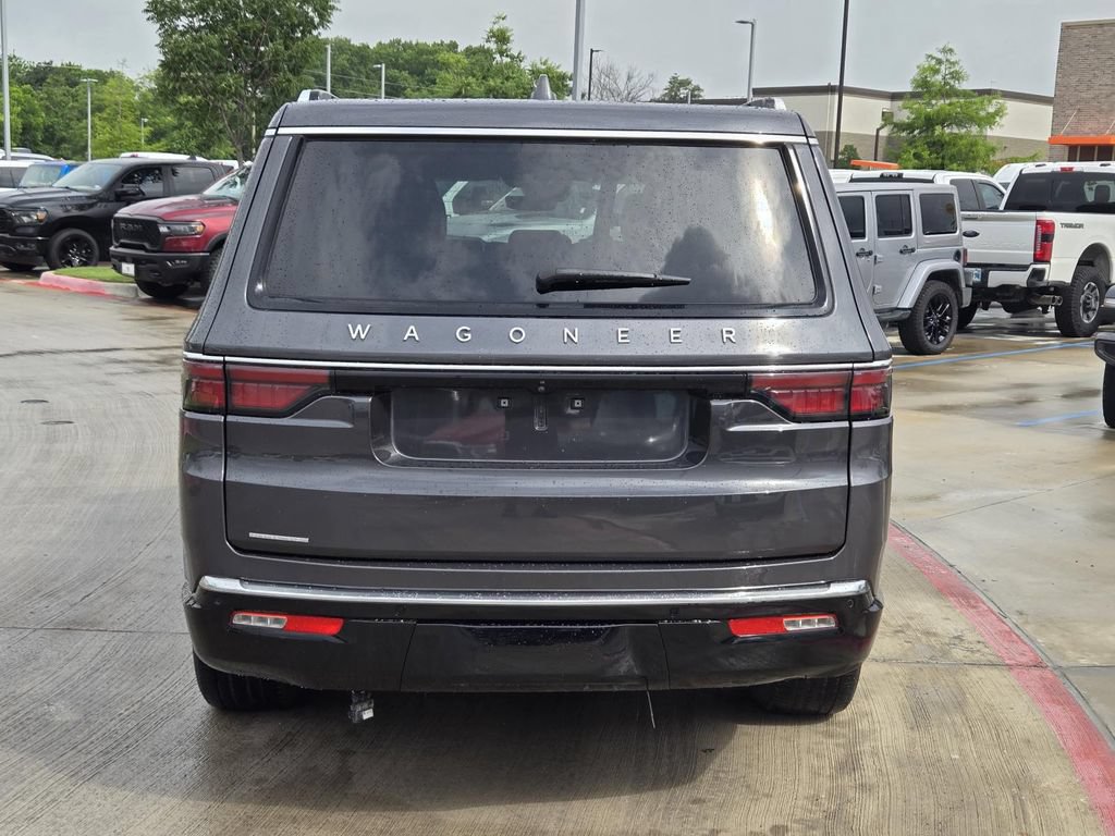 Used 2023 Jeep Wagoneer 4WD w/ Premium Group I image 5