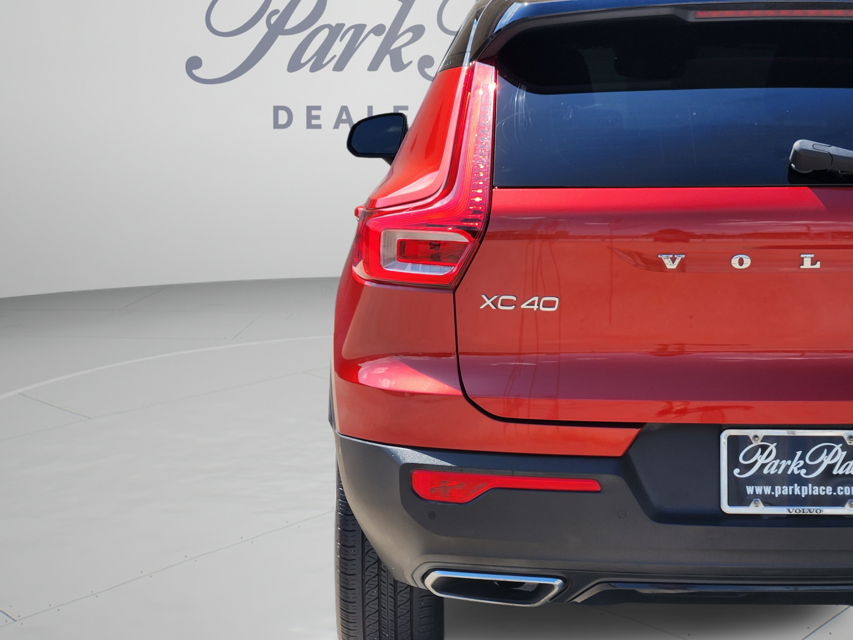 Used 2019 Volvo XC40 T5 R-Design AWD/4WD image 32