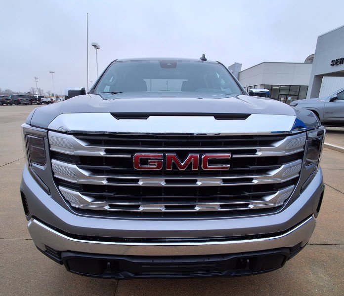 New 2026 GMC Sierra 1500 SLE image 3