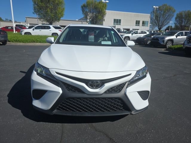Used 2020 Toyota Camry SE w/ Convenience Package image 2