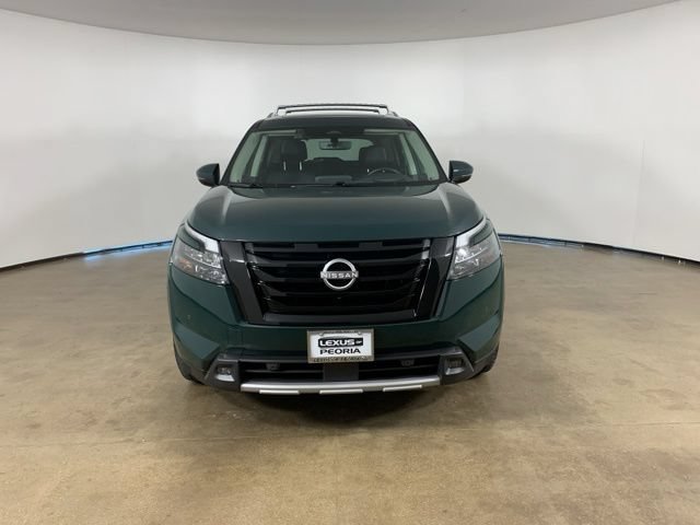 Used 2025 Nissan Pathfinder Platinum w/ Lighting Package (N93) AWD/4WD image 3