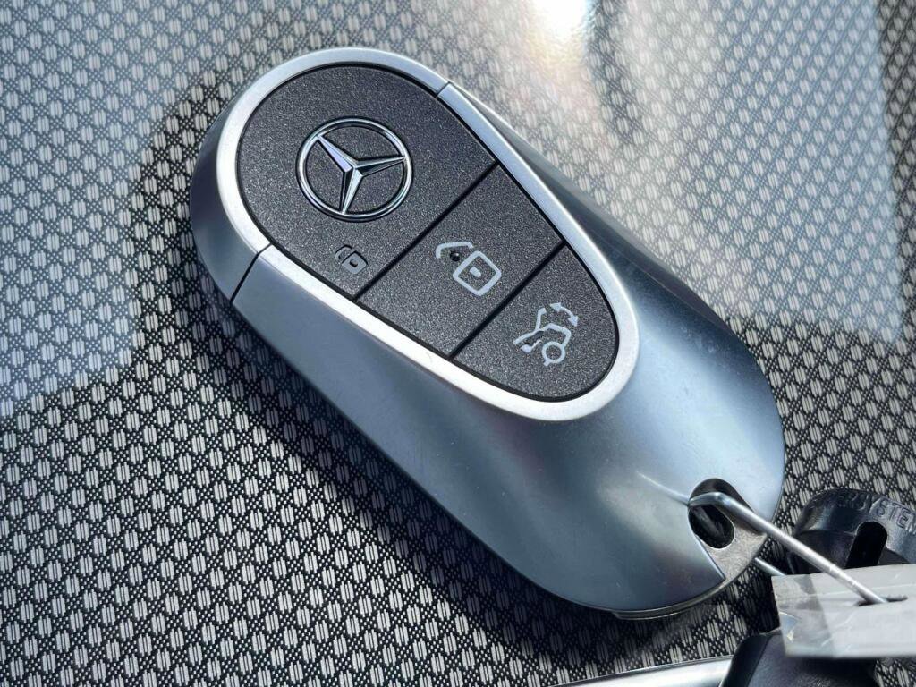 New 2026 Mercedes-Benz CLE 300 4MATIC Coupe image 4