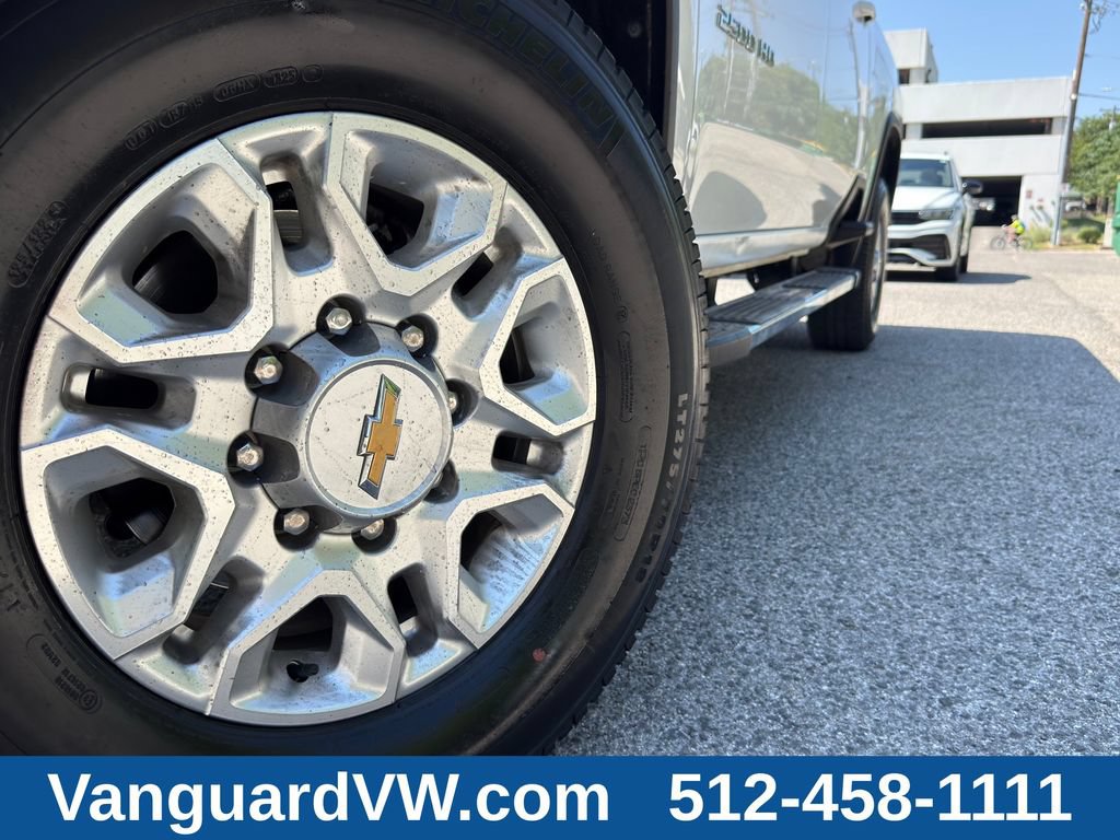 Used 2024 Chevrolet Silverado 2500 LT AWD/4WD image 7
