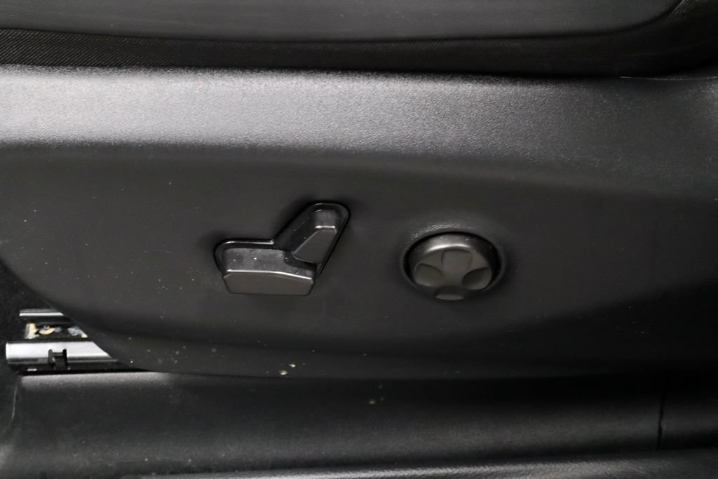 Used 2025 Chrysler Pacifica Select FWD image 25