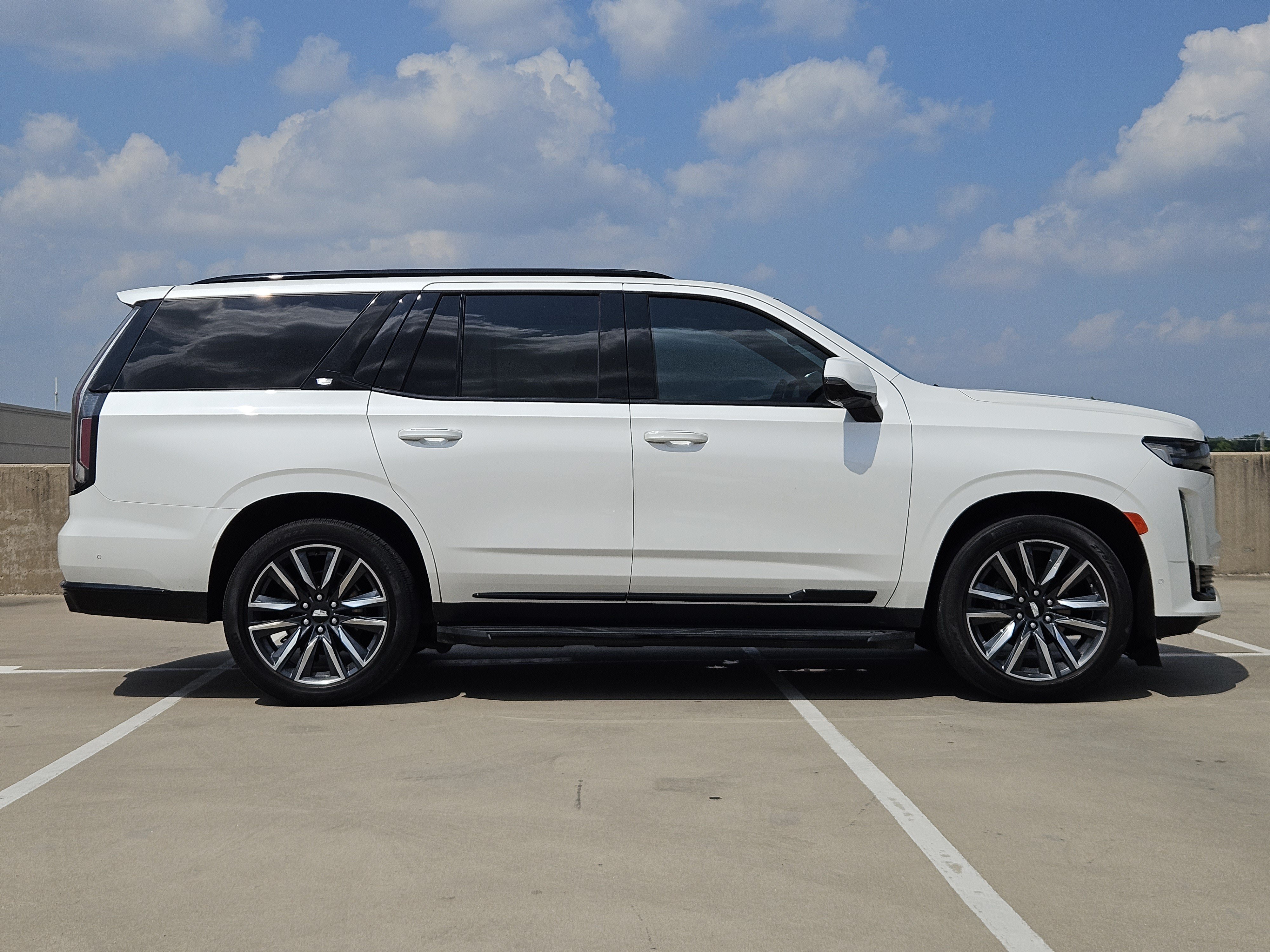 Used 2021 Cadillac Escalade Sport Platinum AWD/4WD image 9