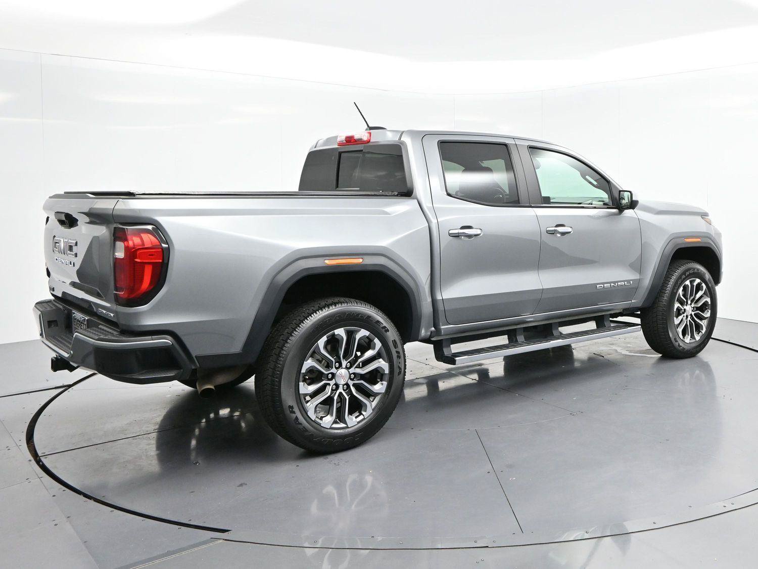 Used 2023 GMC Canyon Denali AWD/4WD image 7