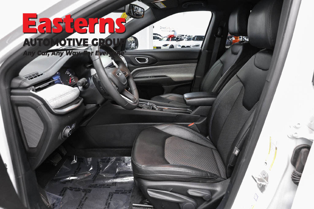 Used 2024 Jeep Compass Latitude AWD/4WD image 15