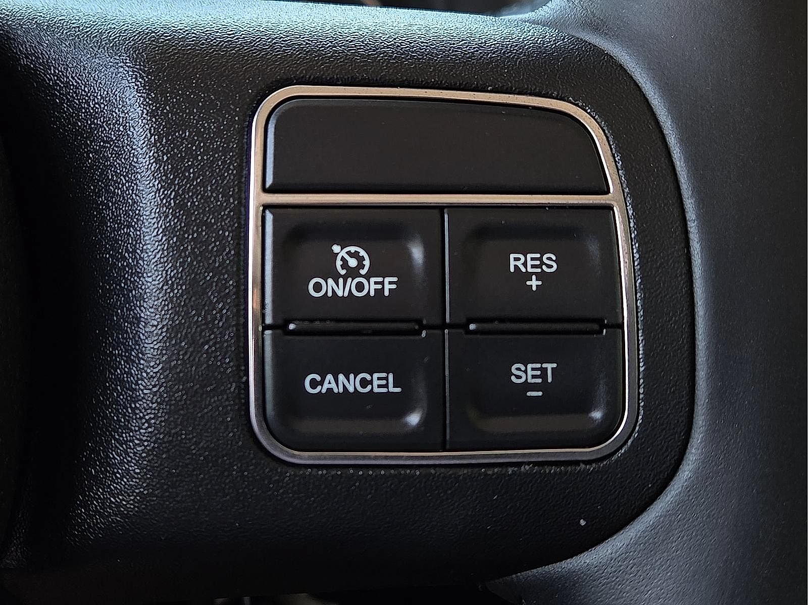 Used 2018 Jeep Wrangler Unlimited Sport w/ Connectivity Group AWD/4WD image 18
