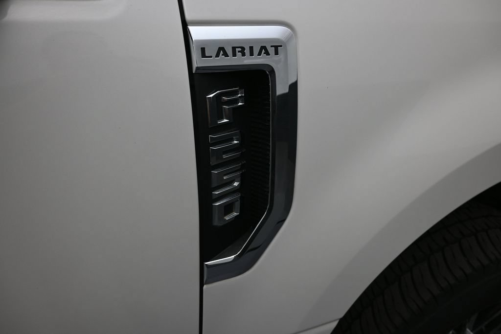 Used 2017 Ford F250 Lariat w/ Lariat Value Package AWD/4WD image 16