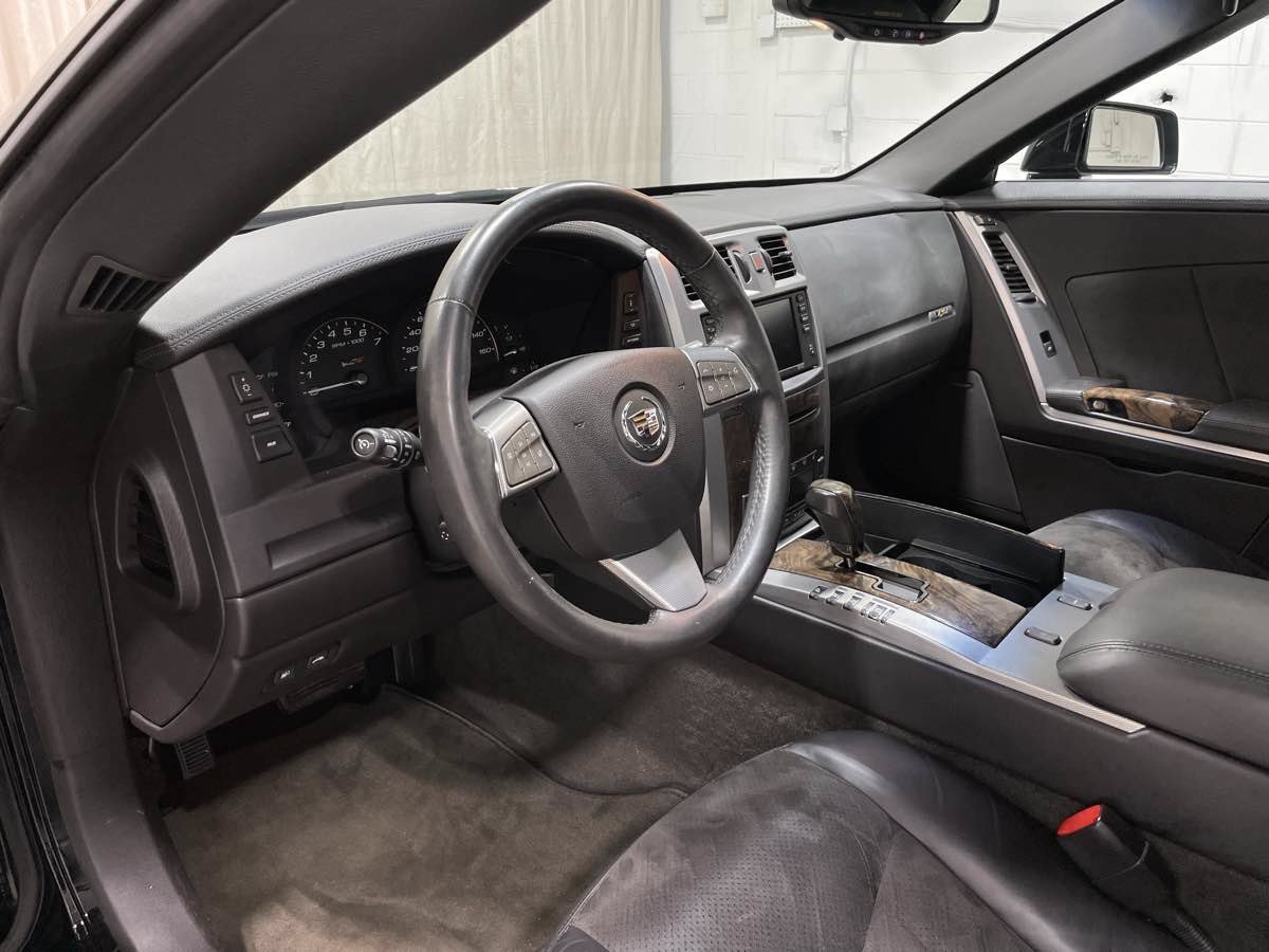Used 2009 Cadillac XLR V RWD image 10