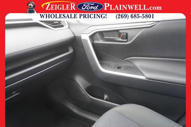 Used 2025 Toyota RAV4 LE image 22