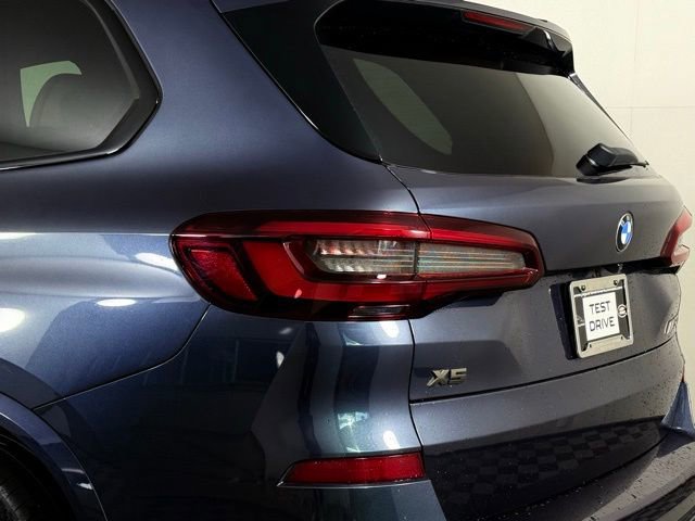 Used 2021 BMW X5 M50i w/ Premium Package image 16