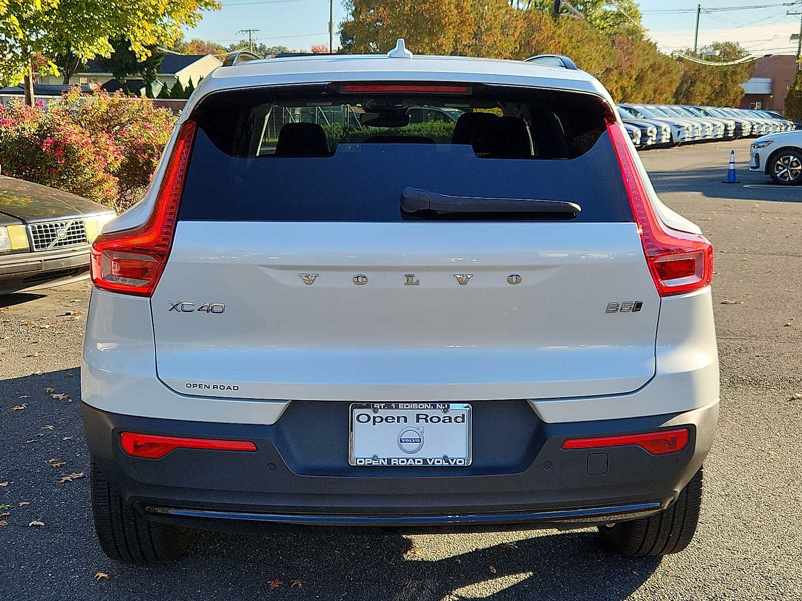 Certified 2024 Volvo XC40 B5 Plus w/ Protection Package Premier AWD/4WD image 5