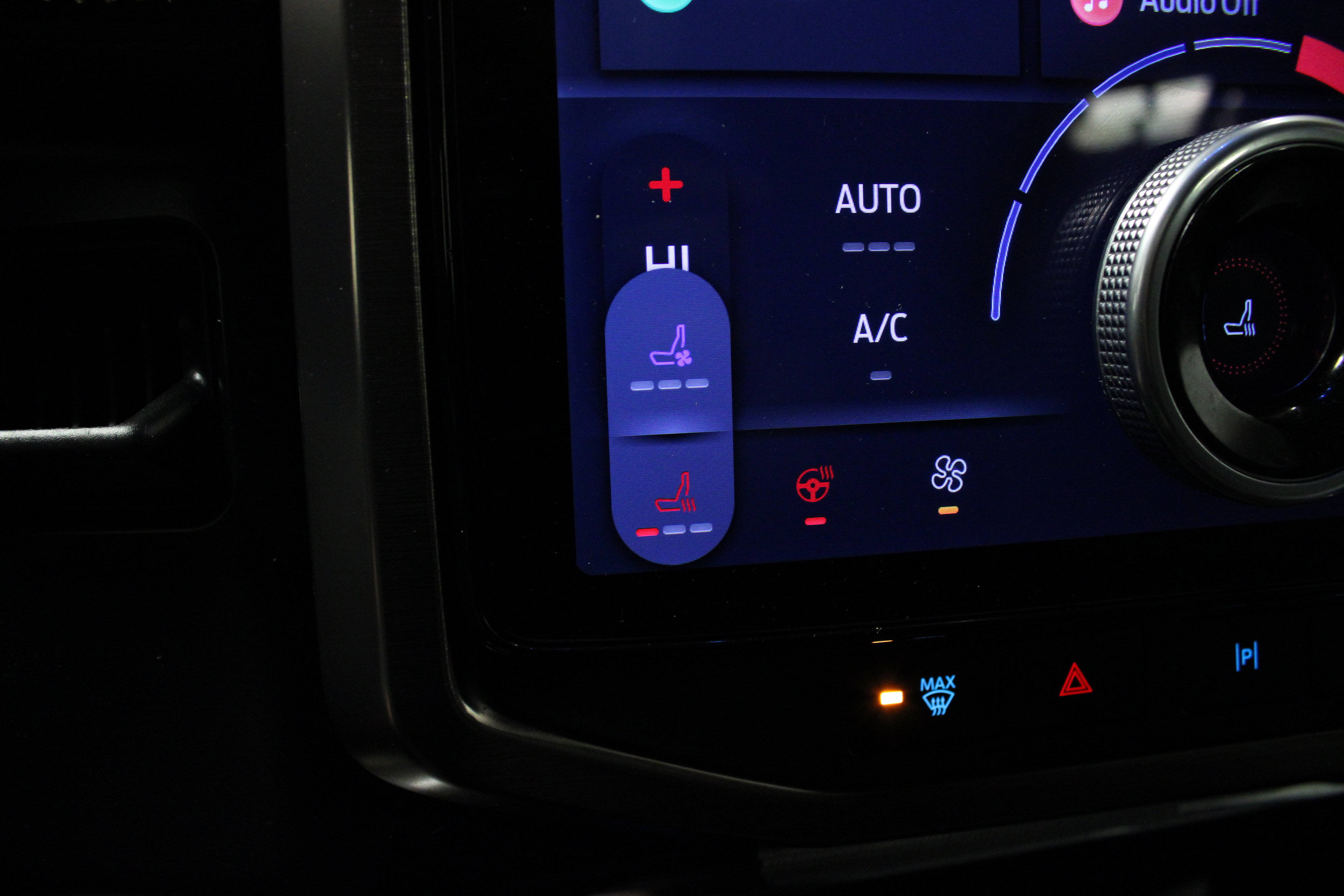 Used 2023 Ford F150 Lightning Lariat image 25