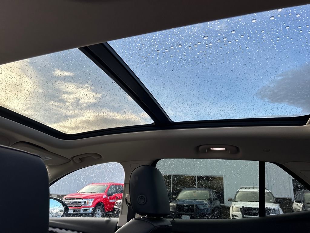 Used 2023 Buick Envision Essence w/ Sport Touring Package image 31