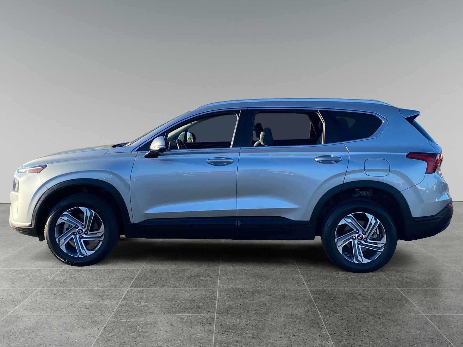 Used 2023 Hyundai Santa Fe SEL AWD/4WD image 2