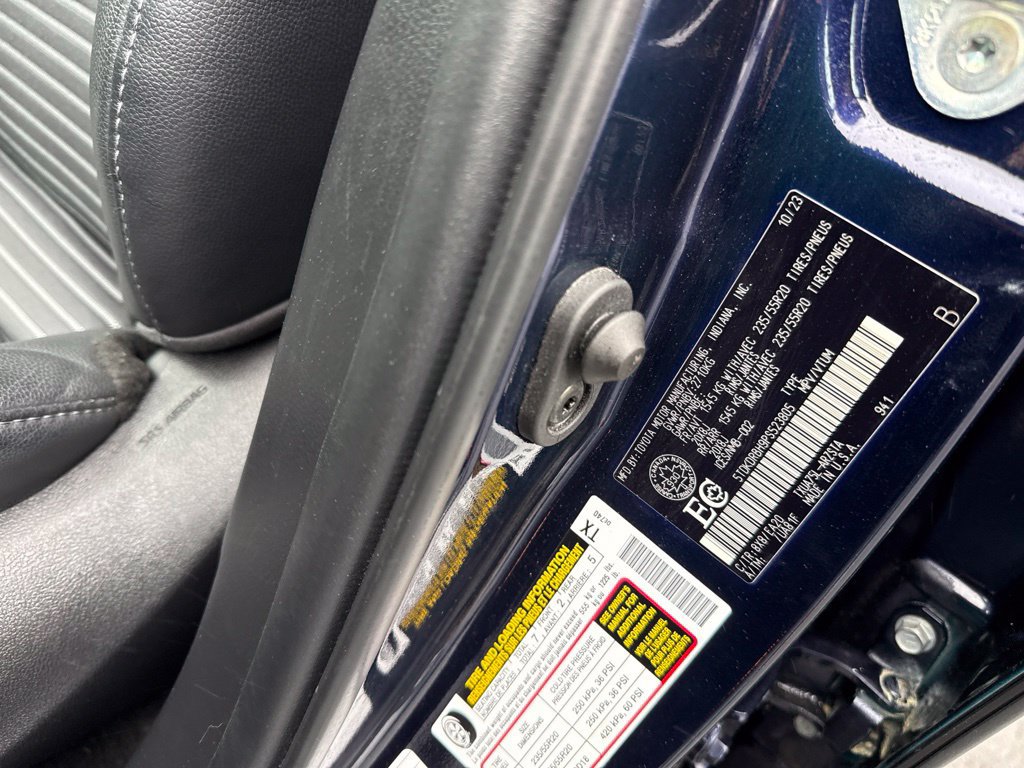 Used 2023 Toyota Highlander L AWD/4WD image 41