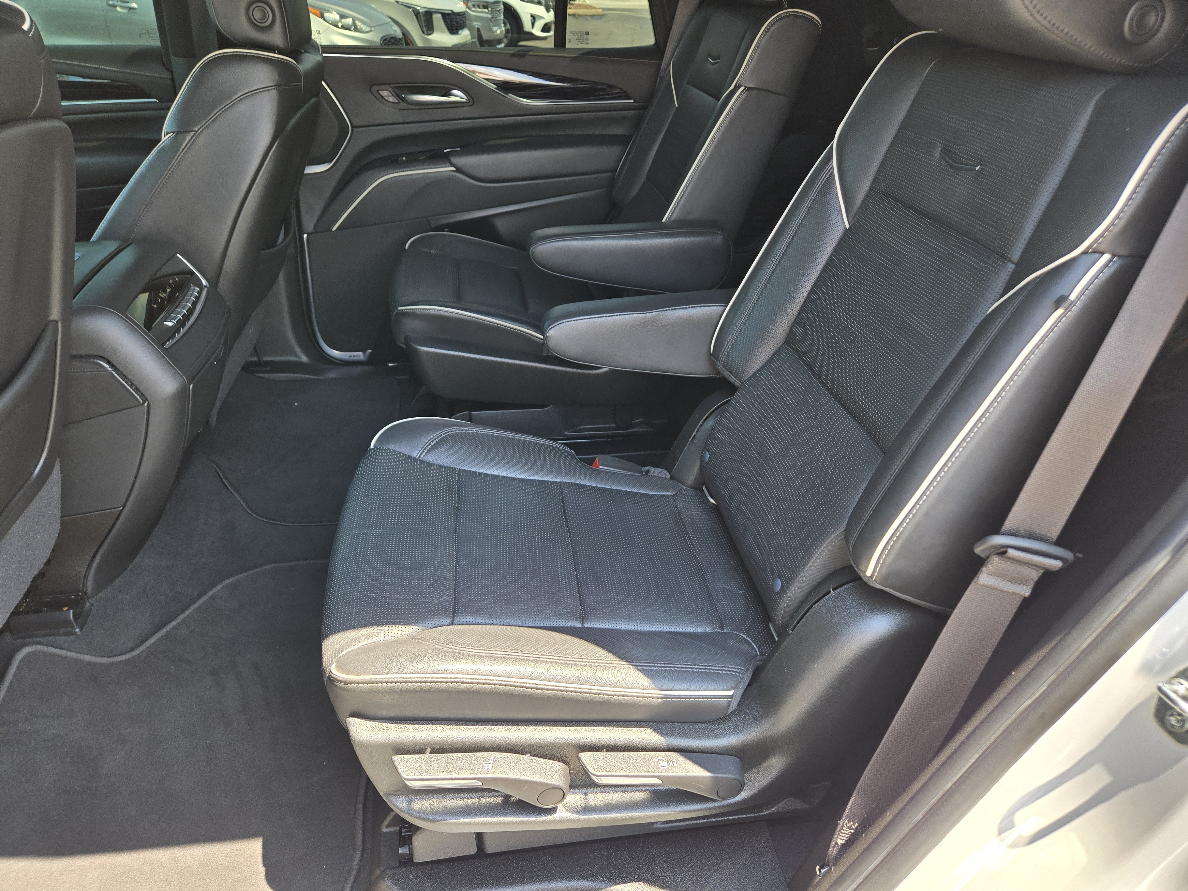 Used 2021 Cadillac Escalade Sport w/ LPO, ONYX Package RWD image 19