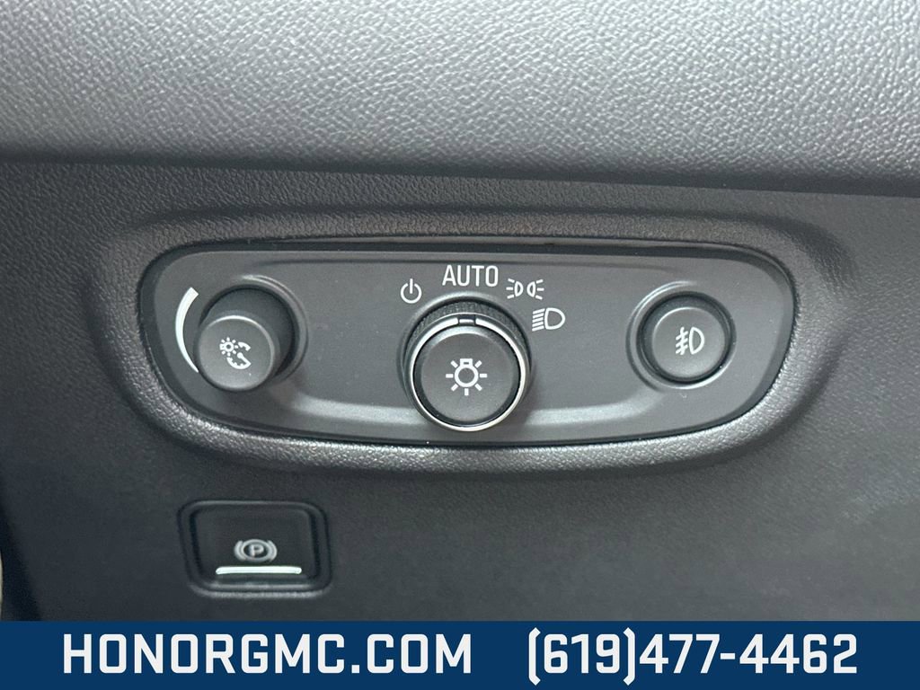 Used 2024 GMC Terrain SLT image 30