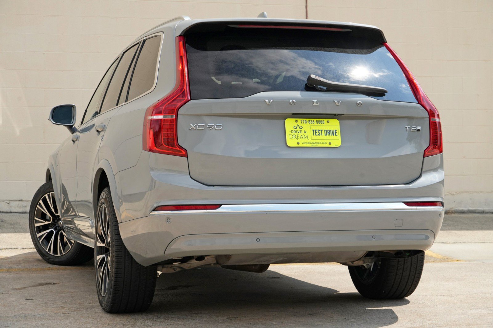 Used 2025 Volvo XC90 T8 Plus w/ Protection Package Premier AWD/4WD image 6