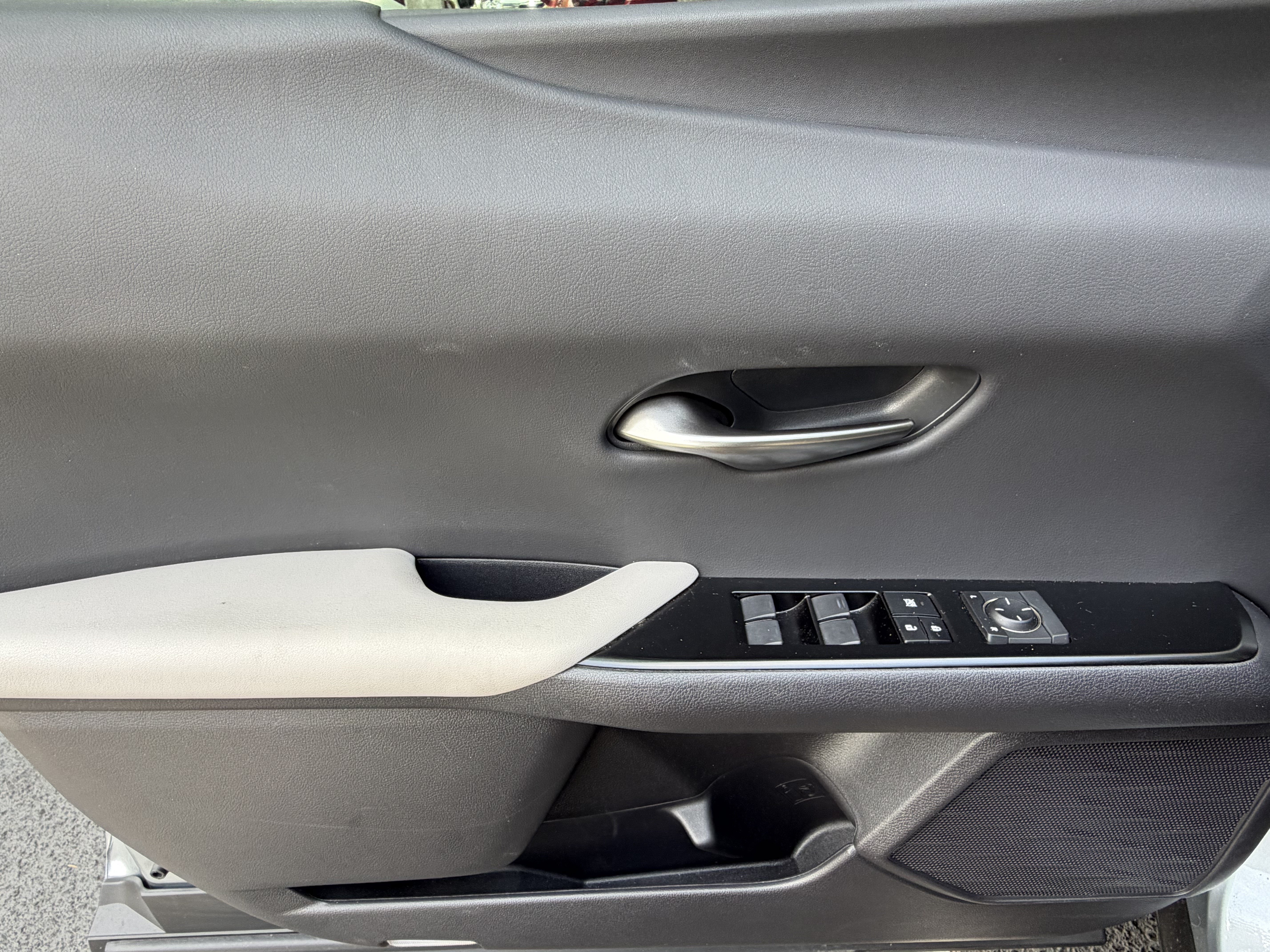 Used 2024 Lexus UX 250h F Sport FWD image 13