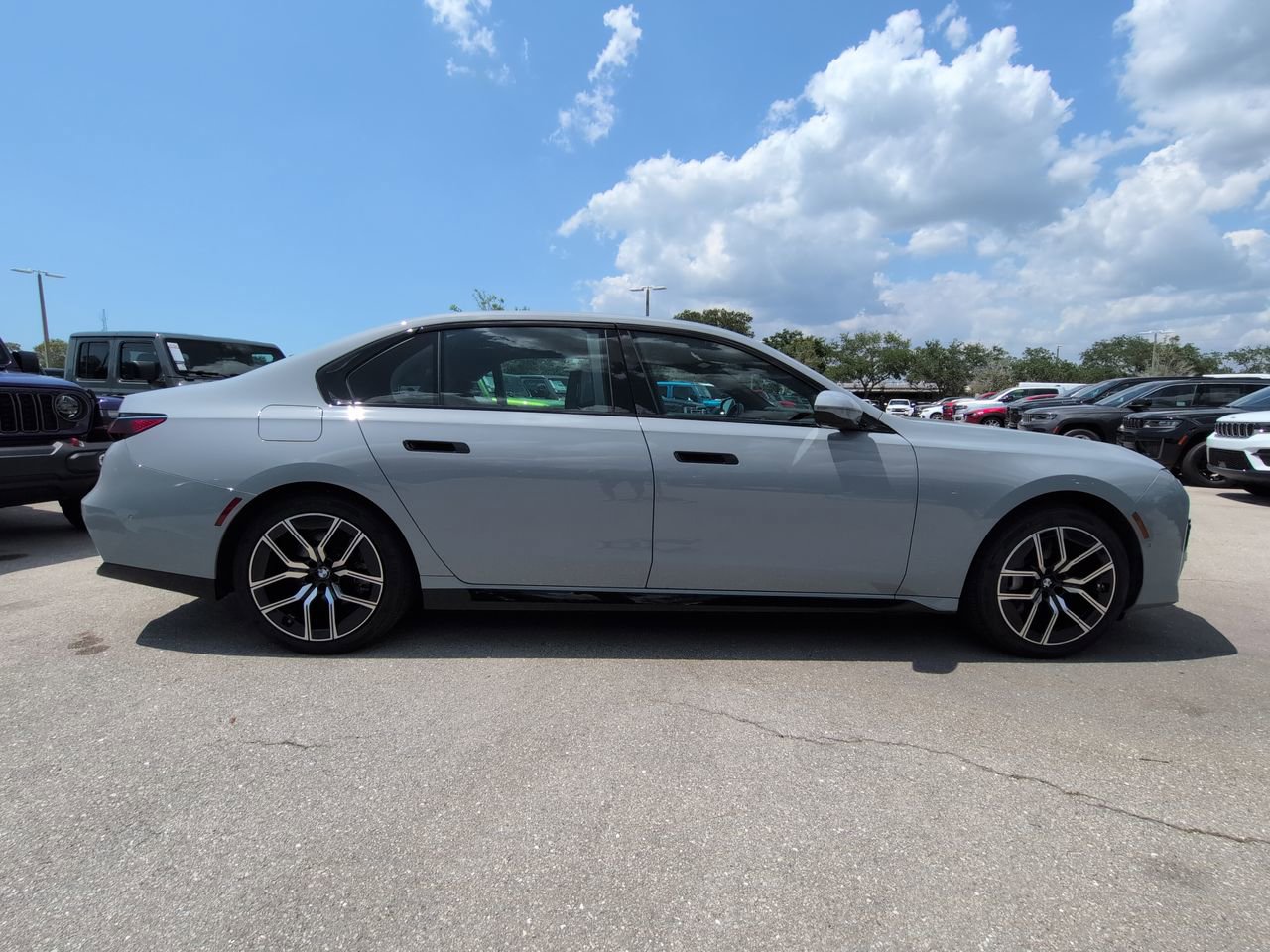 Used 2025 BMW 740i RWD image 4