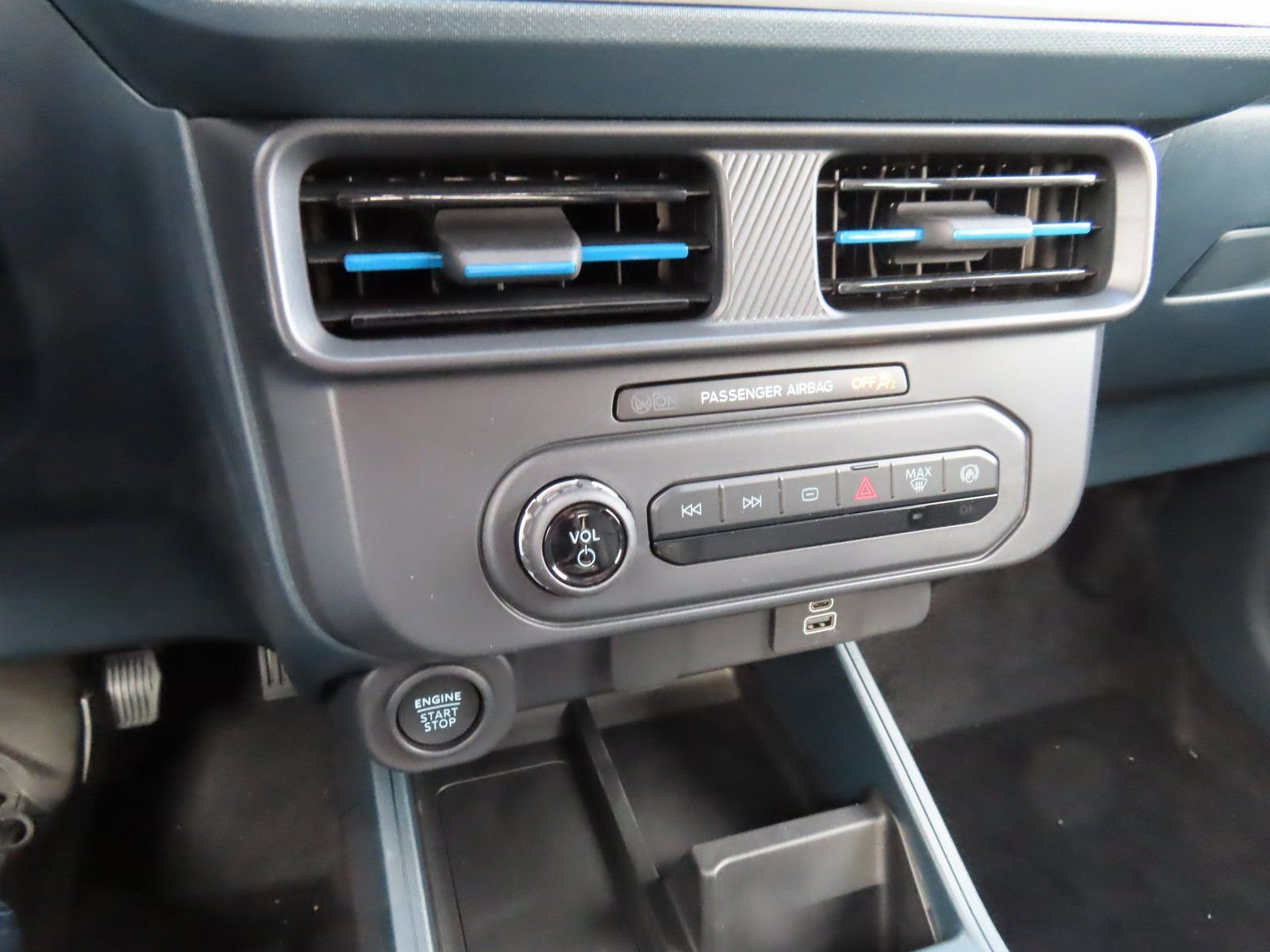 New 2026 Ford Maverick Lobo image 13