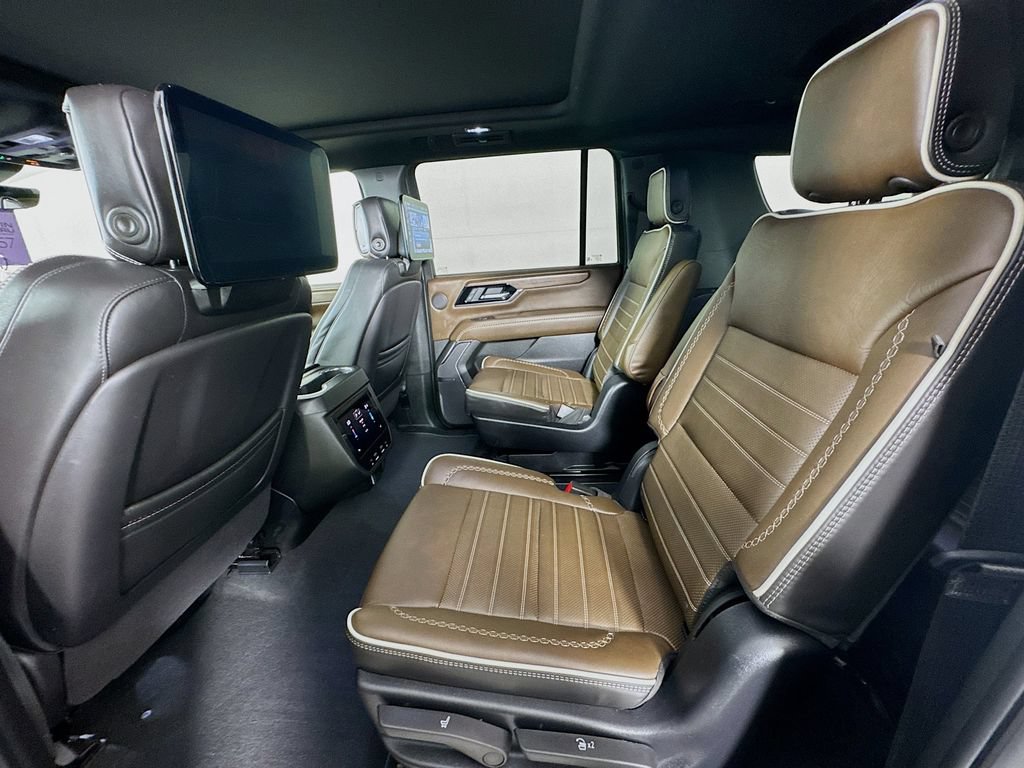 Used 2025 GMC Yukon XL Denali Ultimate w/ LPO, Floor Liner Package AWD/4WD image 28